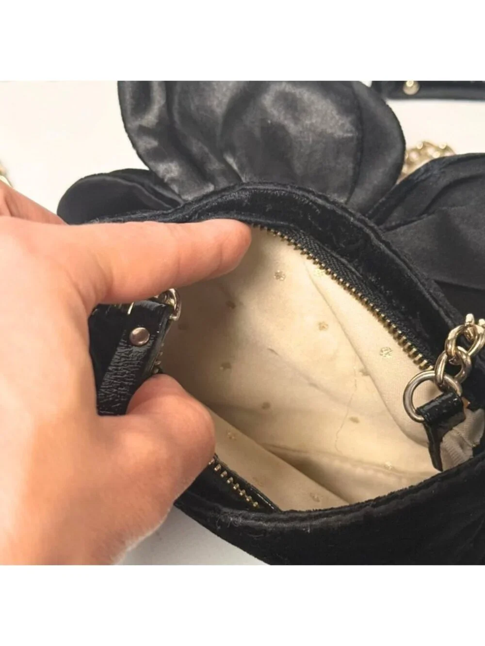 Kate Spade Skipper Deluxe Plush Black Flower Velvet Shoulder Bag – Gently Used